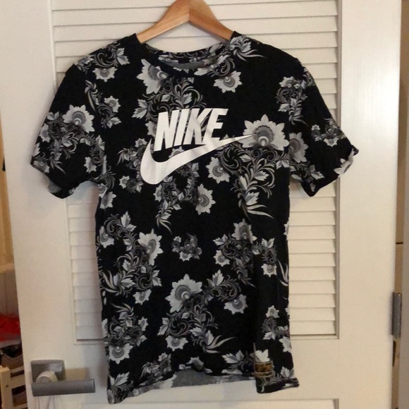 nike floral t shirt